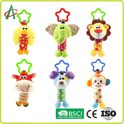 bichos de pelúcia seguros da ucha de 21*10cm, brinquedos de suspensão do chocalho do bebê EN71