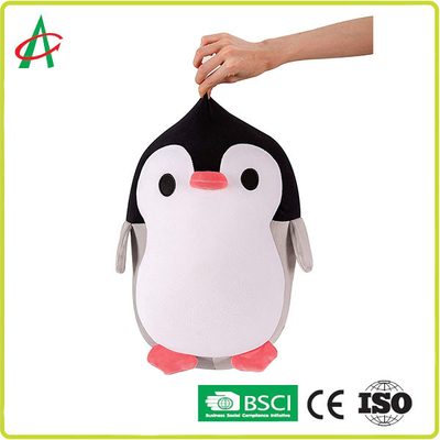 A pele longa da pilha encheu o brinquedo BSCI do pinguim certificado